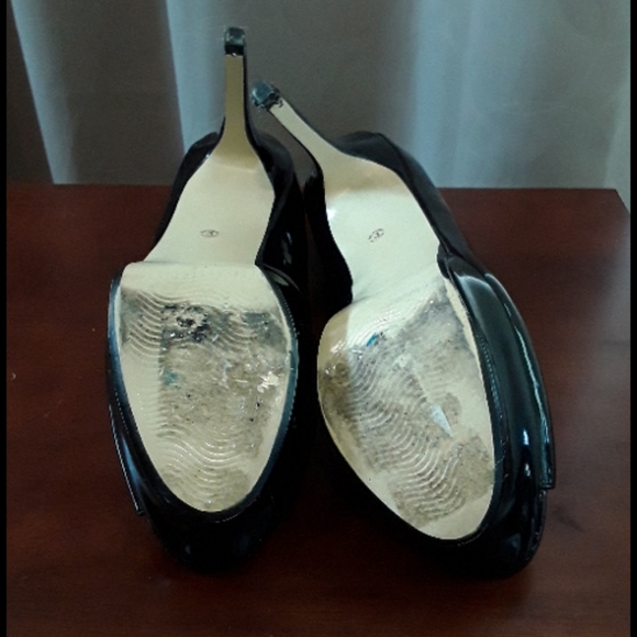 Patent leather peep toe heel - Picture 4 of 5